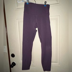 EUC Lululemon Capri leggings 3/4 length
